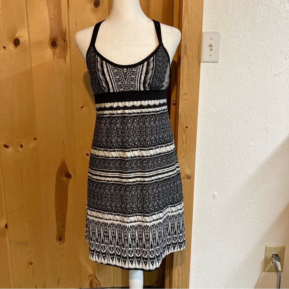 Athleta Women’s Halter Black and White 12/2013 Size S Dress style #964442